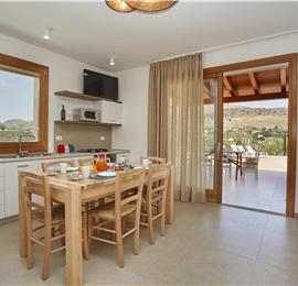 4 bedroom villa with pool, Castellammare del Golfo, sleeps 8-9